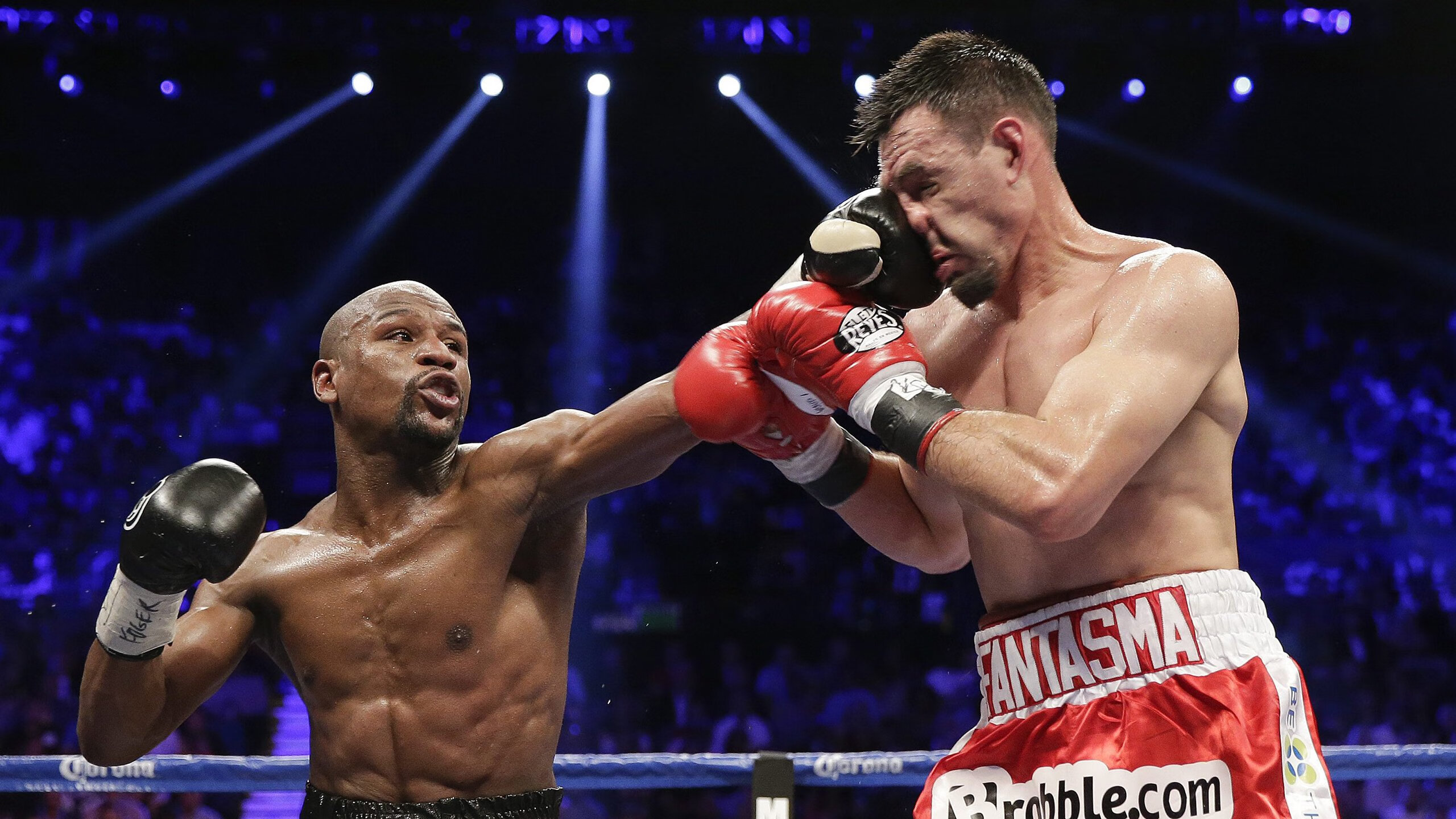 赫塔菲主场完胜奥萨苏纳,全取三分,赫塔菲球员