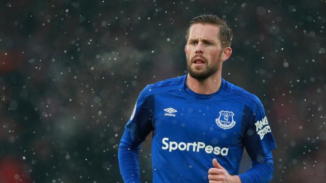 球队风光赛季胜出，外界纷纷点赞支持，球队球风